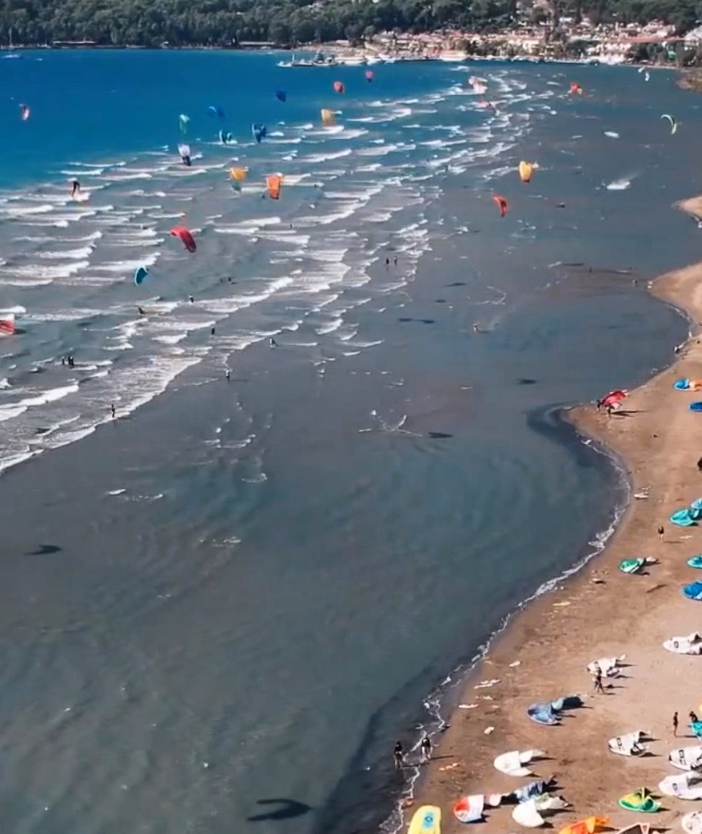 It’s time to make a plan for unforgettable summer in Türkiye. If you thinking start KITEBOARDING just contact with us 😉🤙🏻

#kiteboard #kiteboardlessons #kitesurflessons #lessonkitesurf #kiteboardschool #kiteboardingzone #kitespotsturkey #kiteboardcoaching #kiteboarding #kiteboardturkey #kiteboardtraining #kiteboardgirls #kiteboarder #kitetrip #letskitesurf #letskiteboard 

@letskitesurf